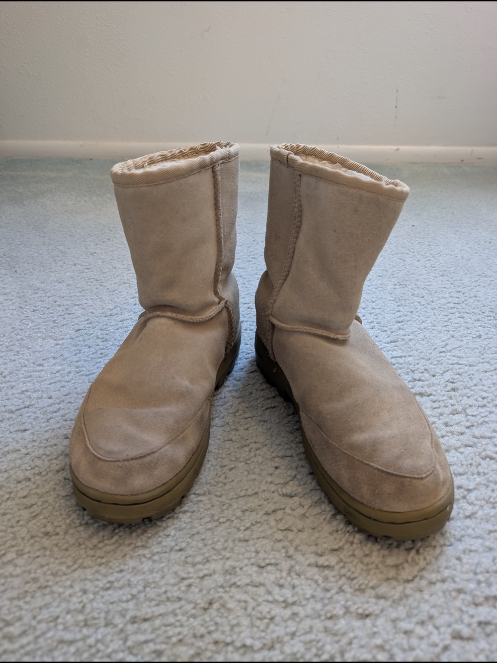 Women's Emu Beige Suede Shearling-Lined Boot